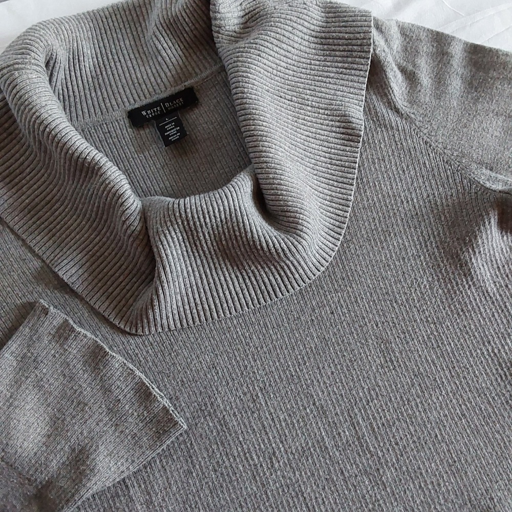 White House Black Market Women's Lg Gray Long Sleeve Cowl Neck Stretch Sweater